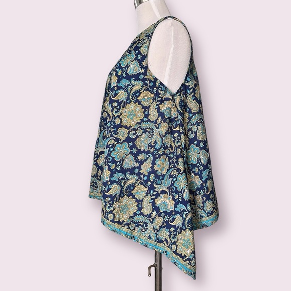 Cyn by Cynthia Mehra Asymmetrical Floral Sleeveless Blouse - Picture 3 of 4